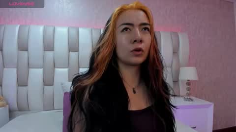 ari_lynn_ online show from February 15, 12:15 pm