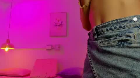 aria_millers1 online show from May 13, 11:09 am