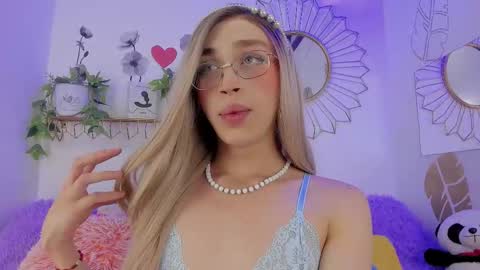 Snapshot of ariadna_evangeline chatting on October 20, 5:12 am Angel online show from October 20, 5:12 am