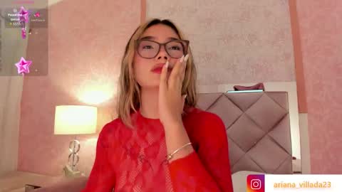 Snapshot of ariana_villada chatting on October 20, 4:17 am Ari online show from October 20, 4:17 am