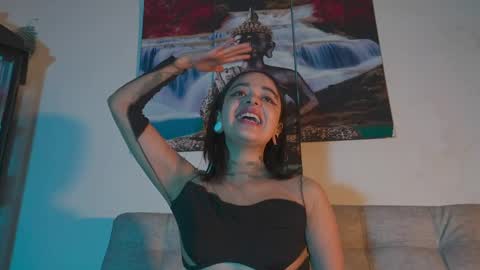 ariana_whitee online show from May 31, 8:24 am