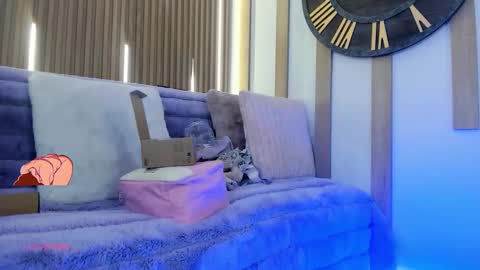 Ari  online show from November 19, 1:21 pm