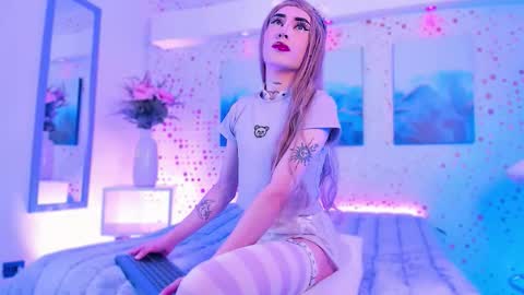 Ari  online show from September 30, 2:38 pm