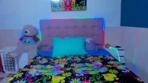 arianna_hot777 online show from September 12, 1:51 am