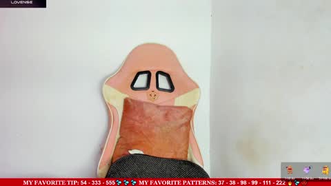 Arianna online show from April 4, 7:10 pm