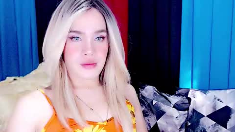 ARIANNE CUMS  online show from March 3, 10:50 pm