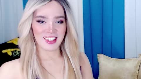 ARIANNE CUMS  online show from March 21, 8:41 am