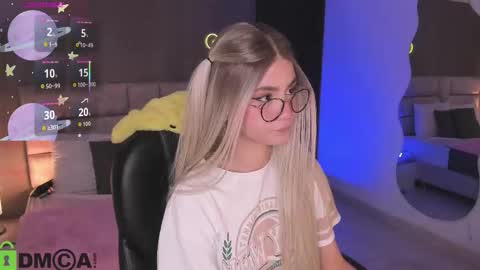 Ari  online show from November 20, 11:35 pm