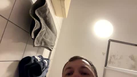 Snapshot of armyskater32 chatting on September 8, 8:08 pm armyskater32 online show from September 8, 8:08 pm