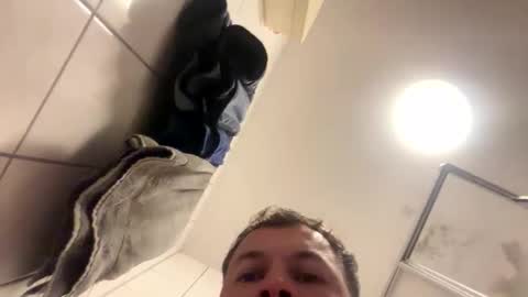 Snapshot of armyskater32 chatting on October 15, 9:04 pm armyskater32 online show from October 15, 9:04 pm