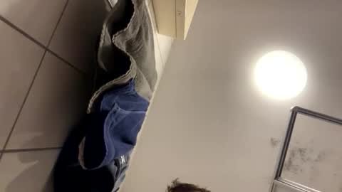 Snapshot of armyskater32 chatting on October 7, 8:16 pm armyskater32 online show from October 7, 8:16 pm