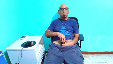 arnelux72 online show from March 17, 5:45 am