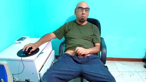 arnelux72 online show from November 25, 5:50 am