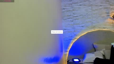 ARON BOLT online show from April 4, 2:13 pm