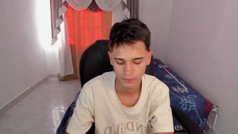 Aaron online show from November 21, 9:46 pm