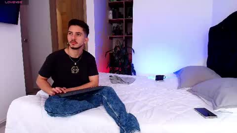 Aron Santoro online show from July 20, 3:58 pm