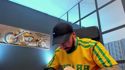 AronGrant online show from November 15, 9:44 am