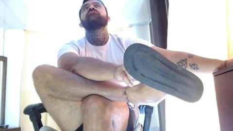 aronmiller online show from April 3, 6:48 pm