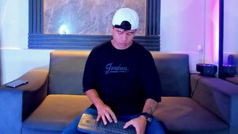 Aroon   online show from November 8, 12:19 pm