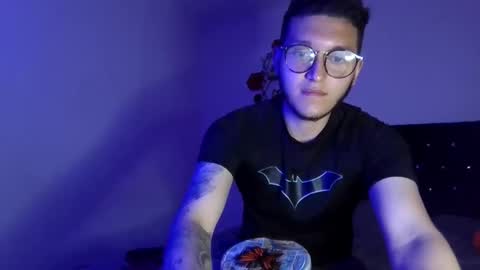 artboy_247203 online show from May 25, 11:00 pm