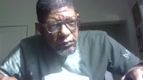 Snapshot of arteblazze chatting on October 20, 7:08 pm Arteblazze not daddy boy bitch or nigga online show from October 20, 7:08 pm