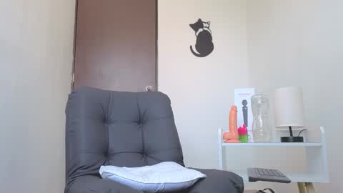   online show from October 22, 12:07 pm