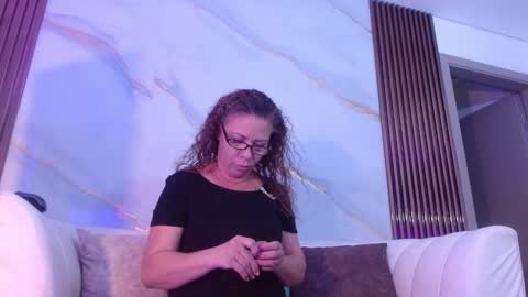 artemiza online show from October 1, 12:15 pm