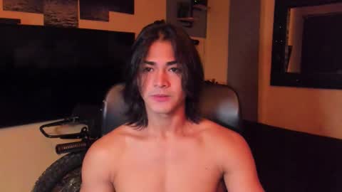 I AM HERE online show from February 1, 12:19 am