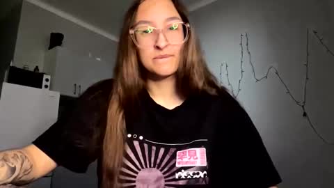 Mia  online show from March 24, 2:23 pm