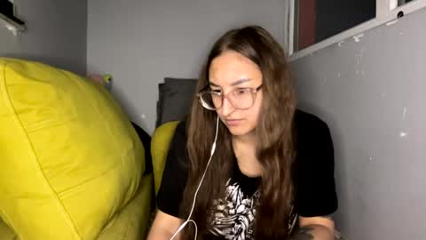 Mia  online show from March 22, 2:32 pm