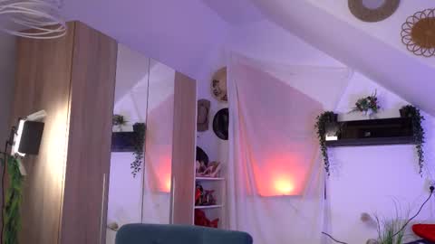 Amalia online show from November 27, 4:09 am