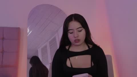 arycooper_ online show from June 8, 2:07 pm
