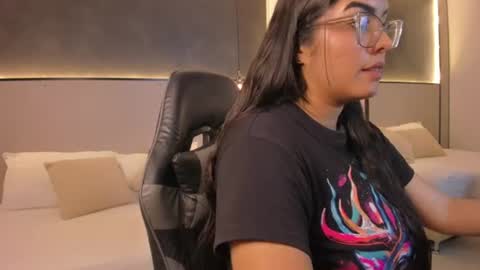 A R Z U online show from June 11, 3:37 am