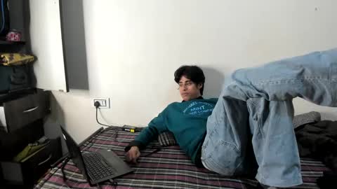 ash2730 online show from February 1, 9:00 am