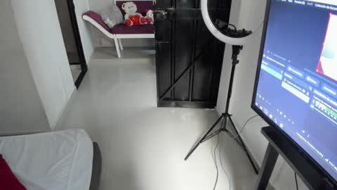 Ash Monroee  online show from December 14, 8:59 pm