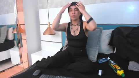 Ashkoreh online show from February 24, 8:12 pm