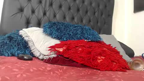 ashleey_thompson online show from February 2, 10:50 pm