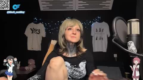 ashley_blaack online show from May 16, 10:19 pm