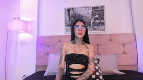 ashley_white07 online show from July 2, 11:37 am