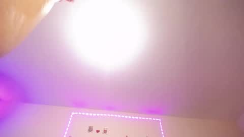 Ashlei Evanz online show from January 22, 4:55 am