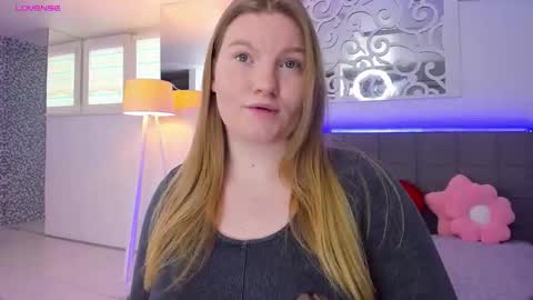 AshleyJonse online show from February 18, 8:03 am