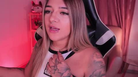 Ashley Lauren online show from January 12, 3:57 am