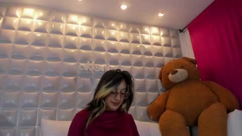 Ashly Lennox online show from June 3, 4:59 am