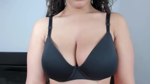 ashlyviper77 online show from February 4, 11:19 pm