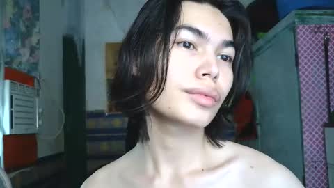 asian_babyboi online show from May 7, 7:04 am