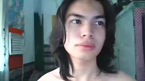 asian_babyboi online show from December 17, 12:28 am