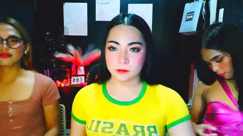 evelyn online show from April 5, 12:57 pm