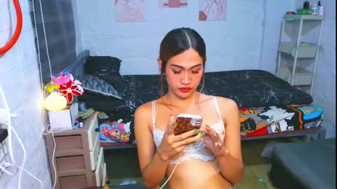 LOVELY LORAINE online show from February 15, 1:54 pm