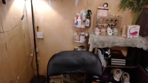 angela online show from December 19, 10:02 am