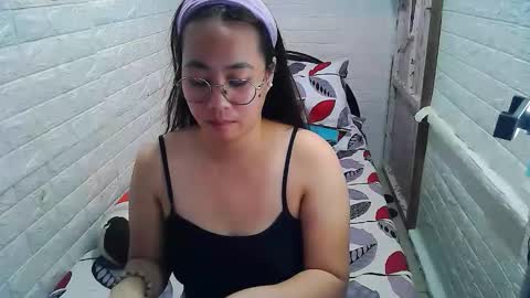 Snapshot of asian_sexydimples chatting on October 11, 2:16 am Trixie online show from October 11, 2:16 am